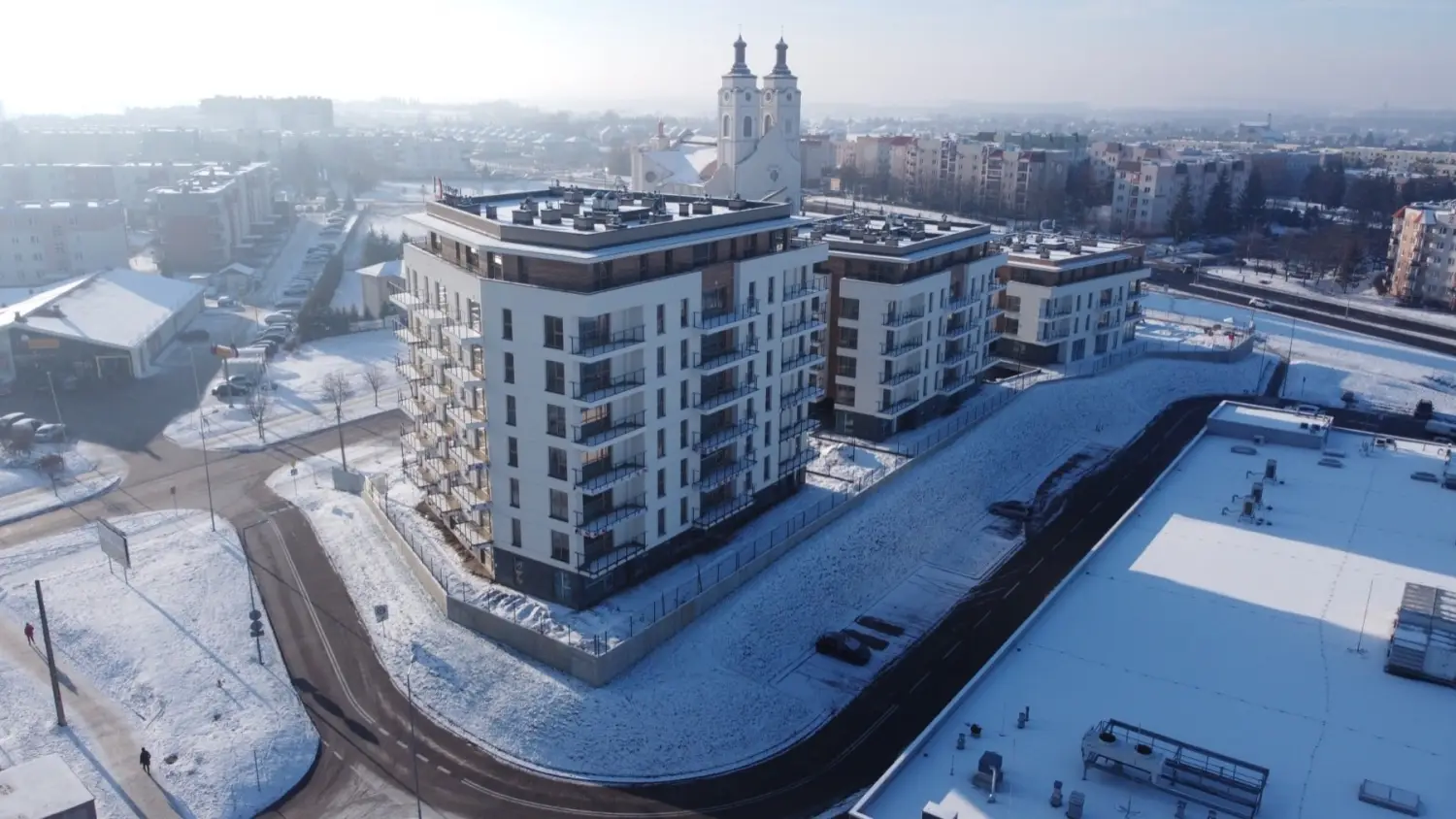 Osiedle przy ul. Porucznika Łagody zimą, z lotu ptaka